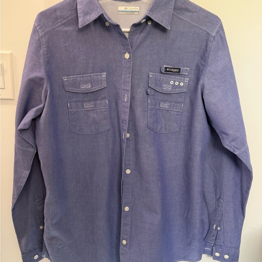NWOT Columbia Women’s Casual Indigo Button-Down Shirt